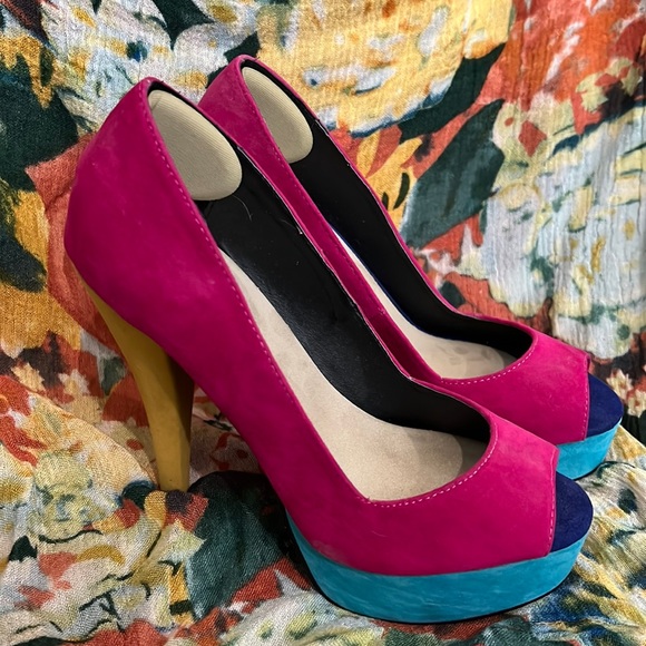 Collin Stuart multicolor heels! - Picture 1 of 1